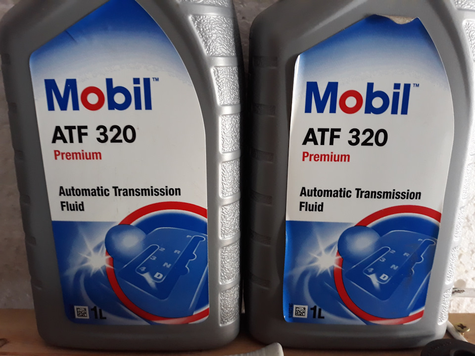 Залил в гур атф. Mobil ATF 320. Mobil ATF 320 Premium. Мобил АТФ 320 декстрон 3. Mobil ATF 320 цвет.