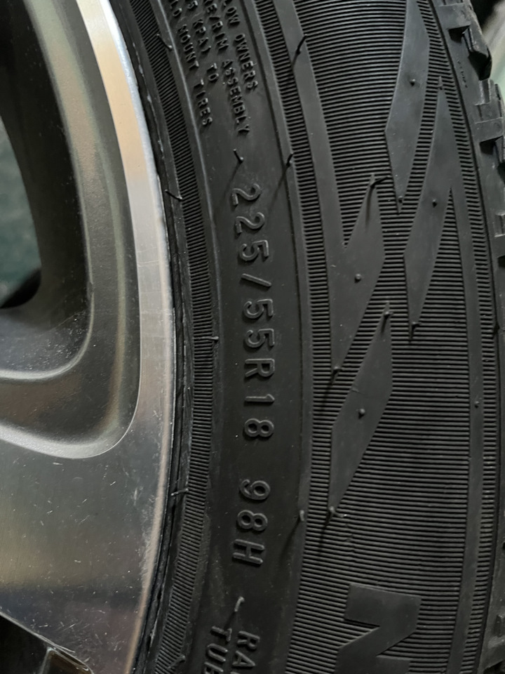 Шины летние Nokian 225/55 R18, литые диски Subaru 7,5Jx18 5x114,3 на ...