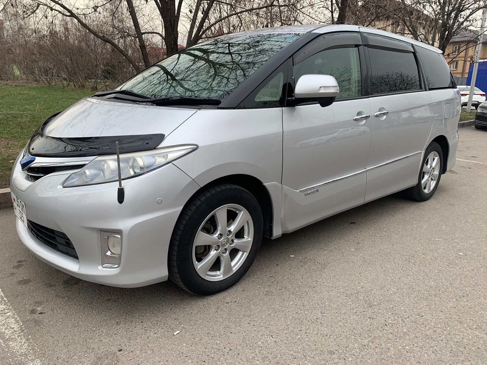 Toyota Estima Hybrid