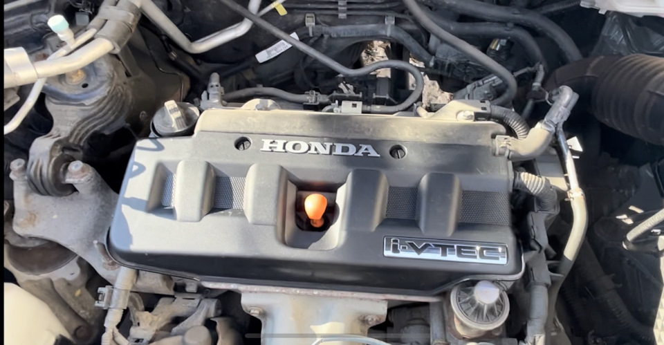 Крышка двигателя от Honda Civic 5D — DRIVE2