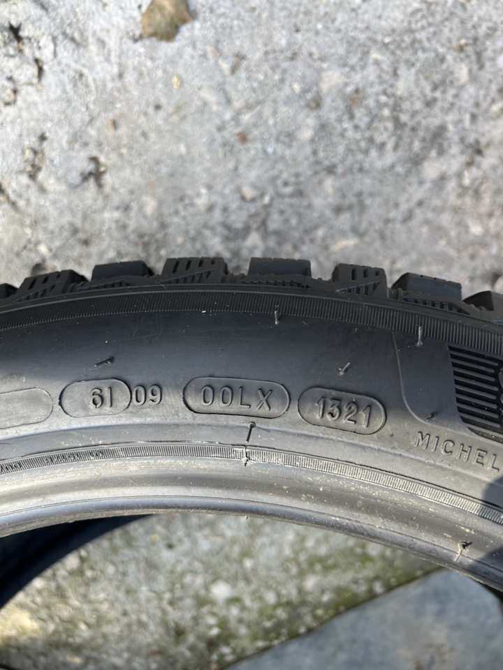 Шины зимние шипованные Michelin 265/40 R21 на Porsche Macan. Б/у | 135 ...