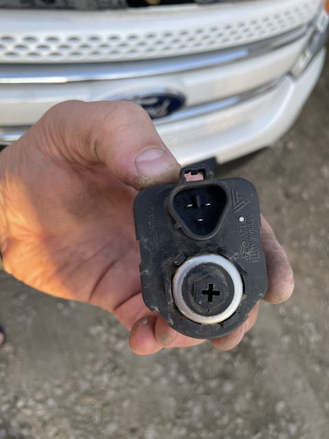 Принцип работы датчика корректора фар. Корректоры на фары сузуки лиана 2002 года. Корректор фар положение. Регулятор фар лада калина 2. Корректор фар положение.