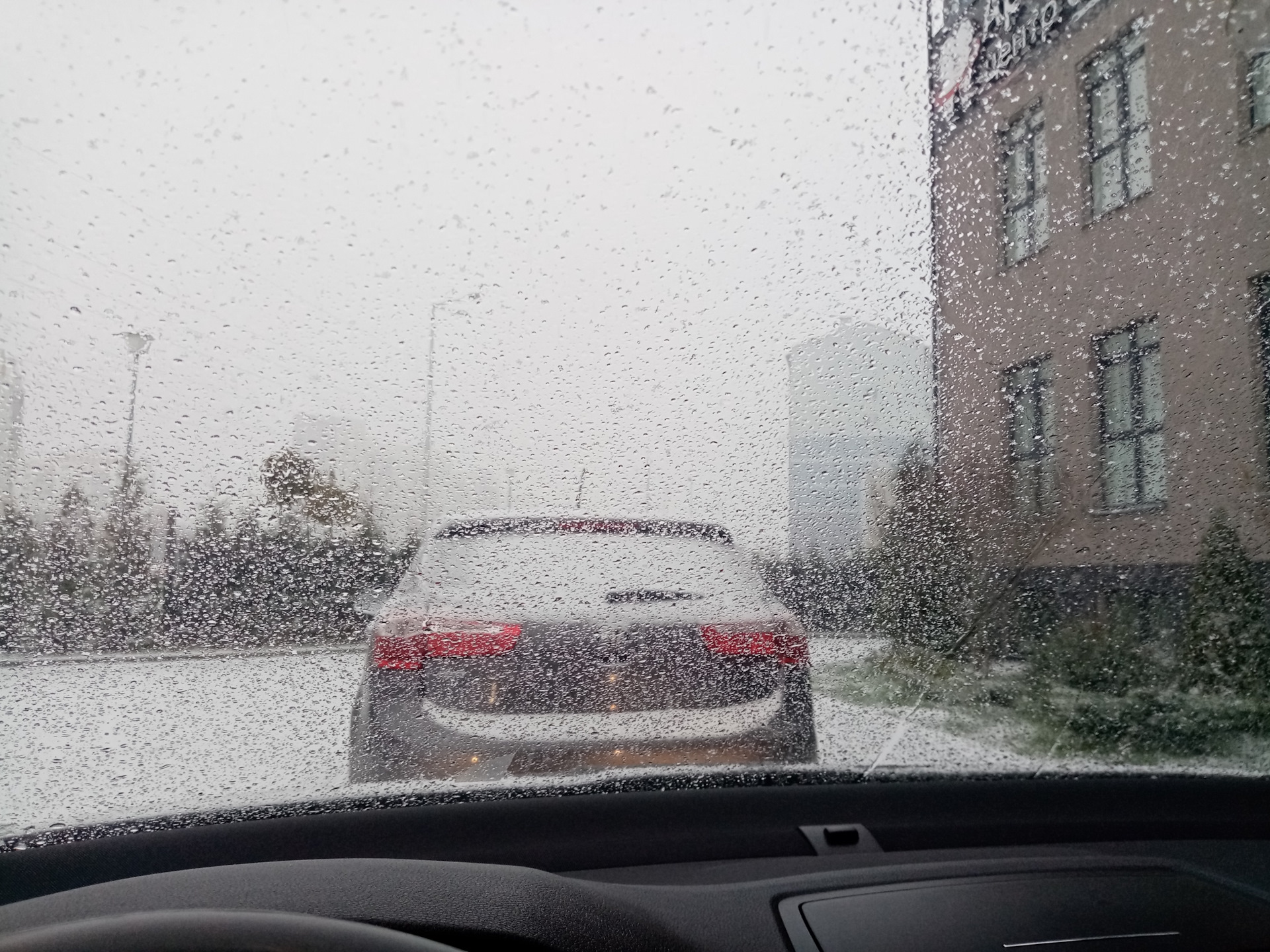 Щетки SWF — Skoda Octavia Mk2, 1,4 л., 2011 года | расходники | DRIVE2