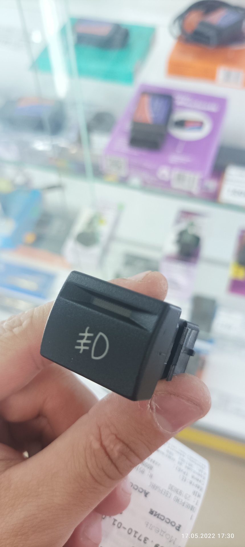 Кнопка вкл противотуманок — Lada Приора универсал, 1,6 л, 2011 года ...