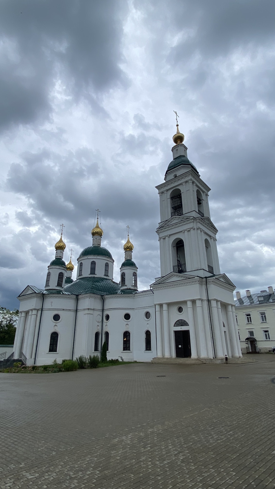 Богоявленский монастырь во Владимире летом