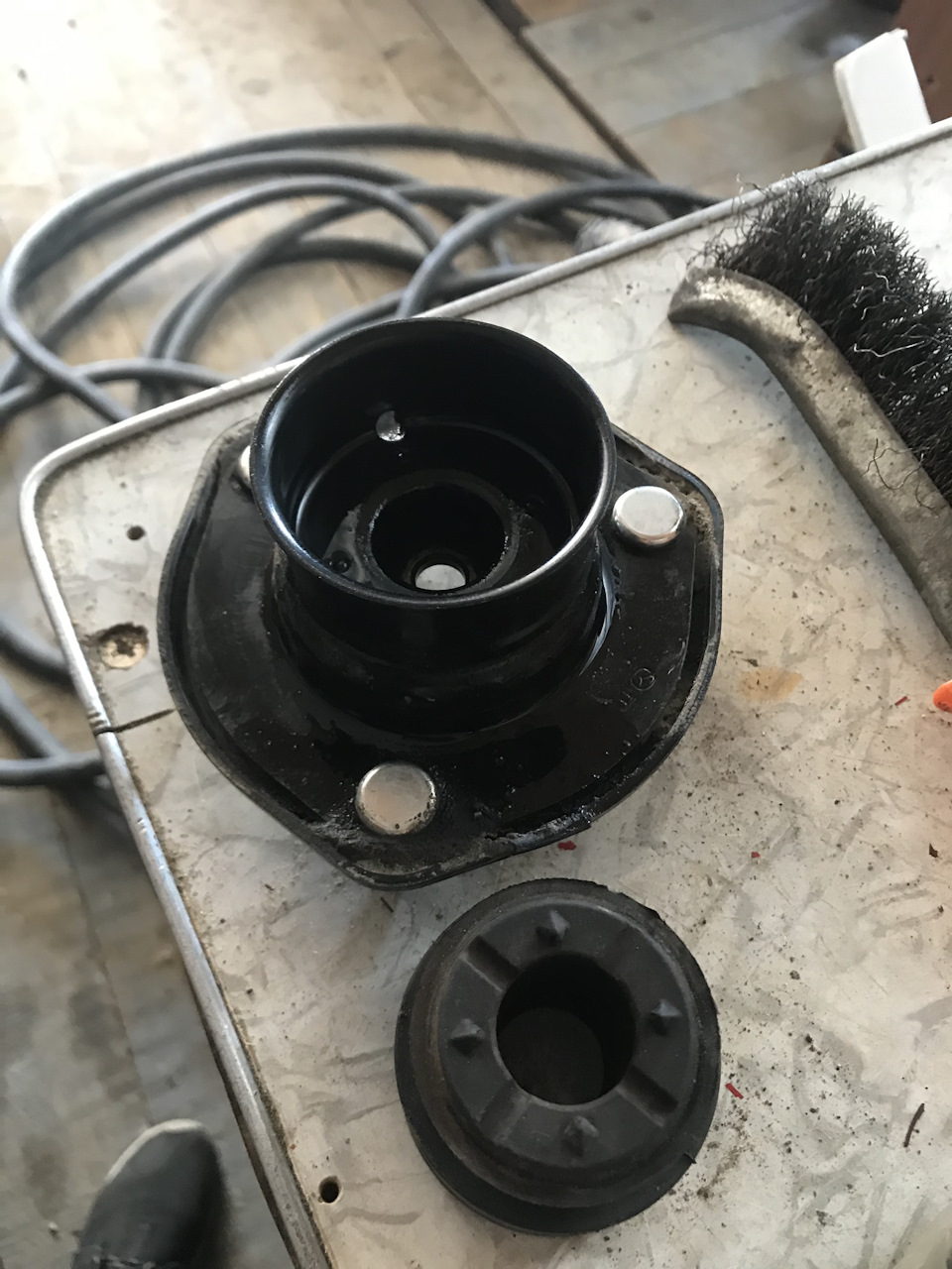 Замена передних отбойников, установка тавотницы — Mazda 6 (2G) GH, 2 л ...