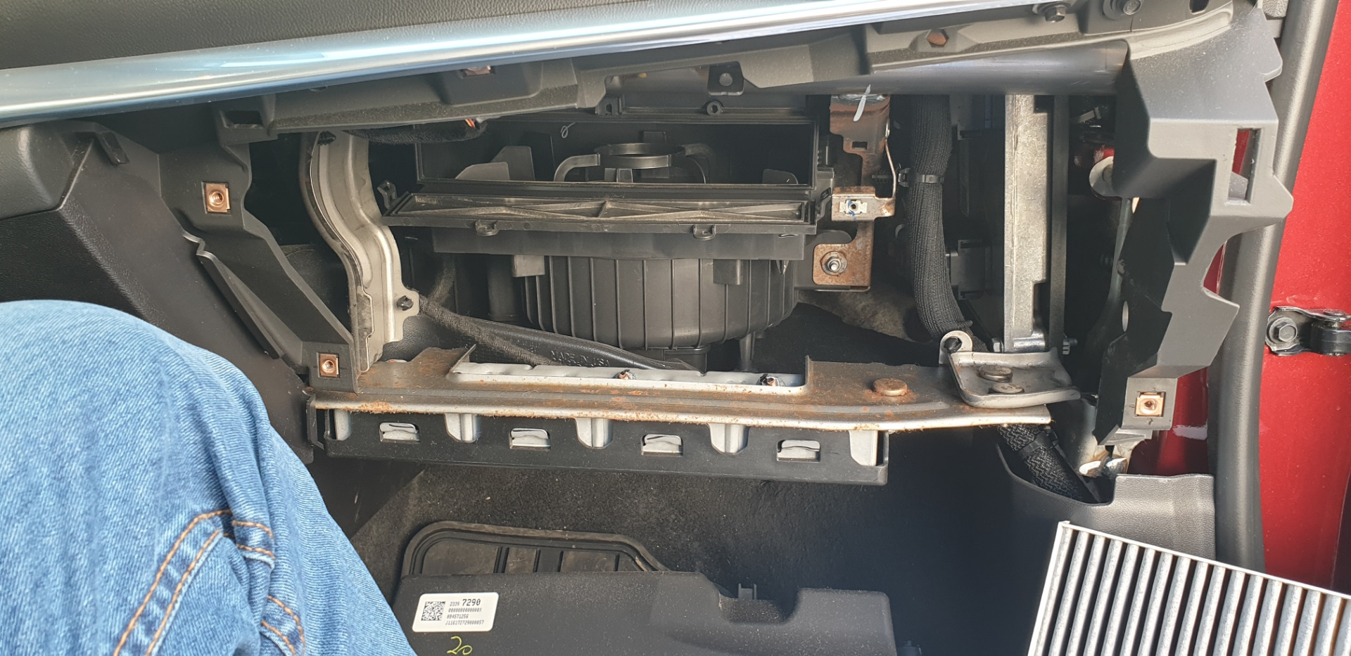 Замена воздушных фильтров — Chevrolet Volt (2G), 1,5 л, 2016 года ...