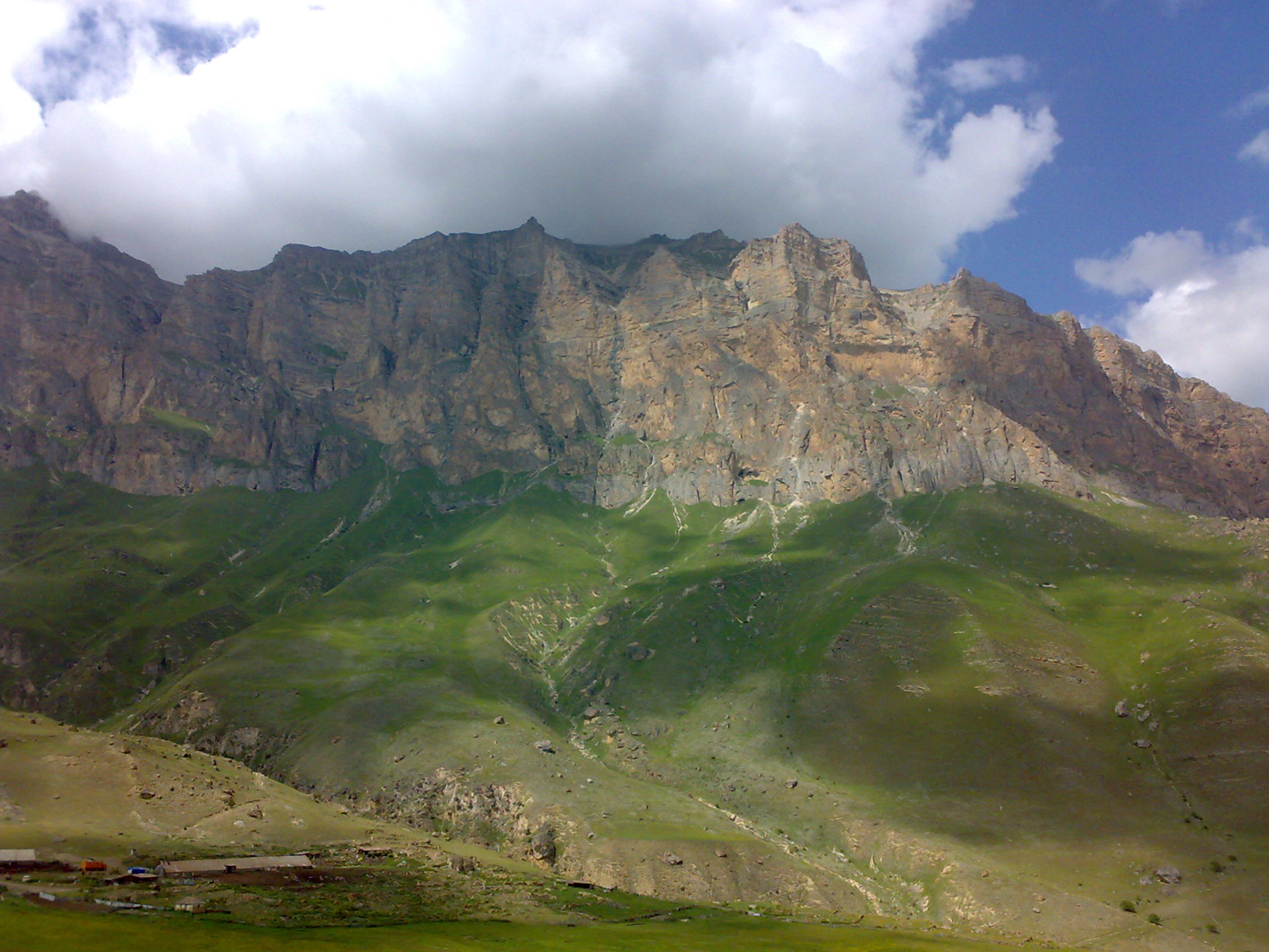 https://a.d-cd.net/IvmYK32yRH60jwnykrTGWUNQjK4-1920.jpg