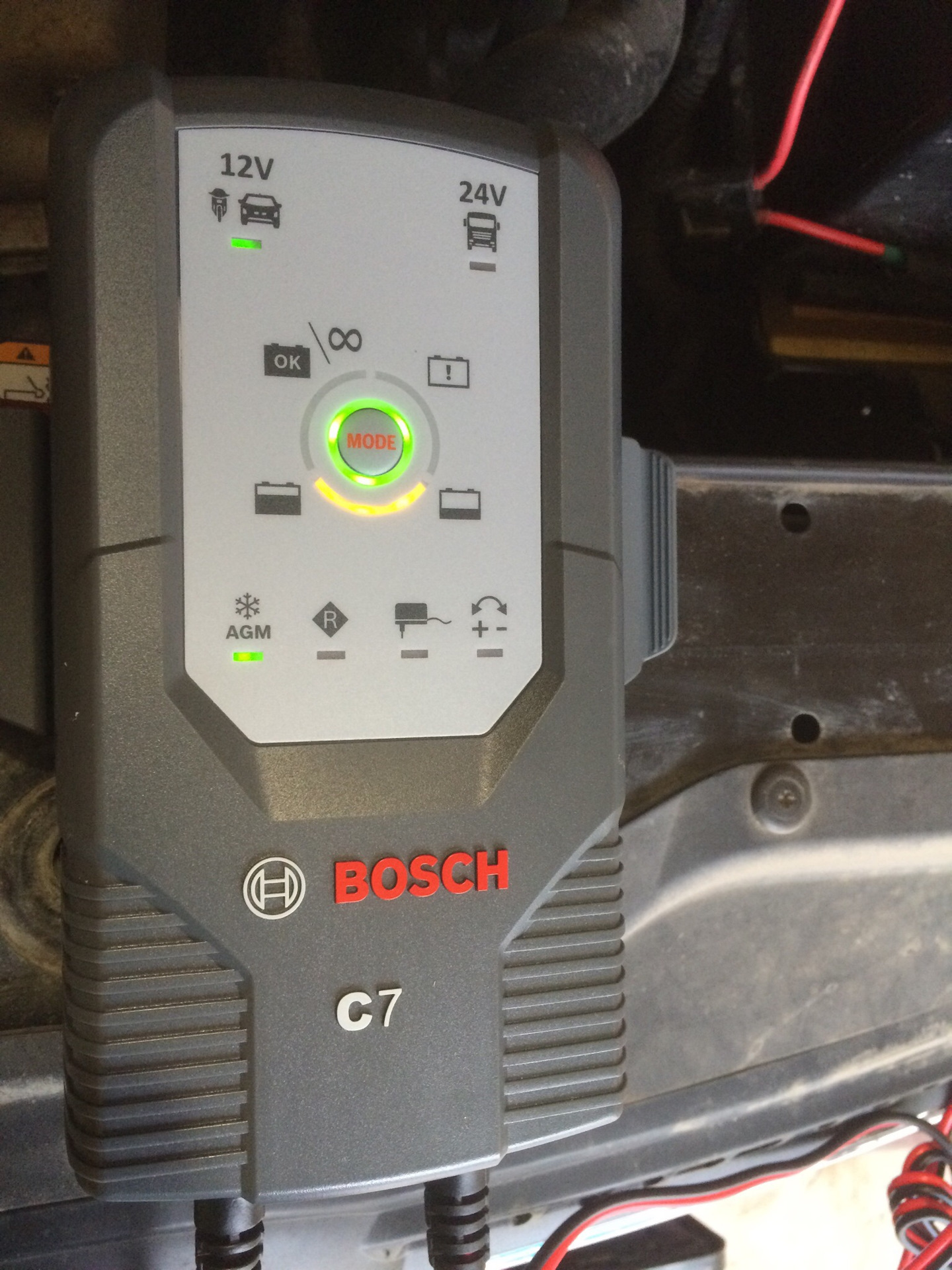 Устройство bosch. Bosch c7 индикаторы. Bosch c7 индикация. Bosch c7 manual. Зарядное Bosch c7.