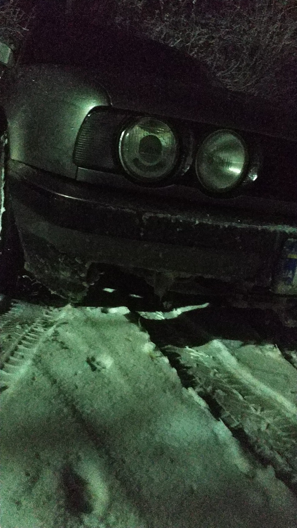 Минус кусок бампера, туманка… — BMW 5 series (E34)