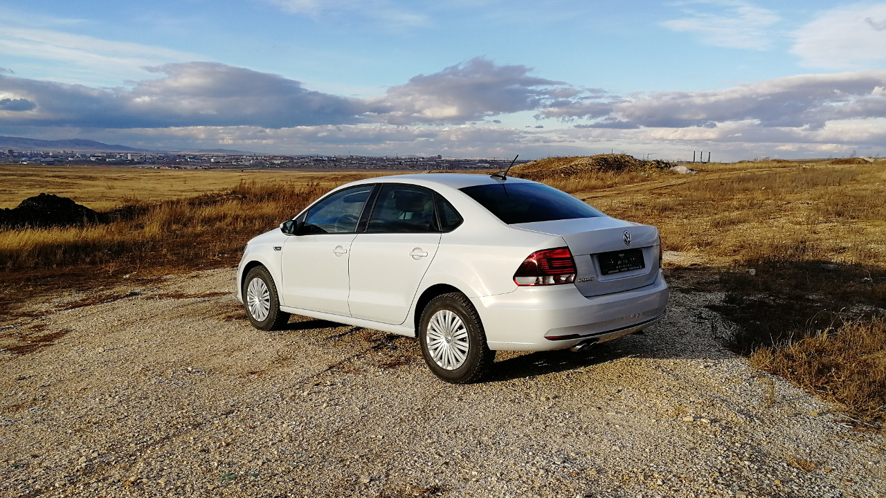 Р‘РµР»С‹Р№ Polo sedan TSI