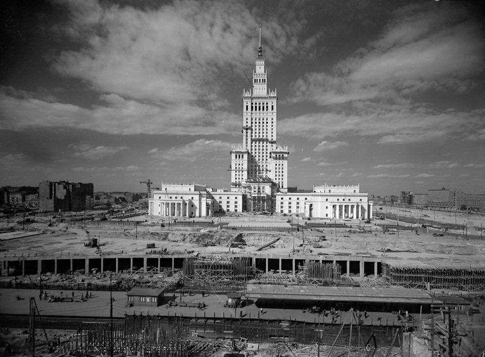 Сталинская высотка в варшаве фото