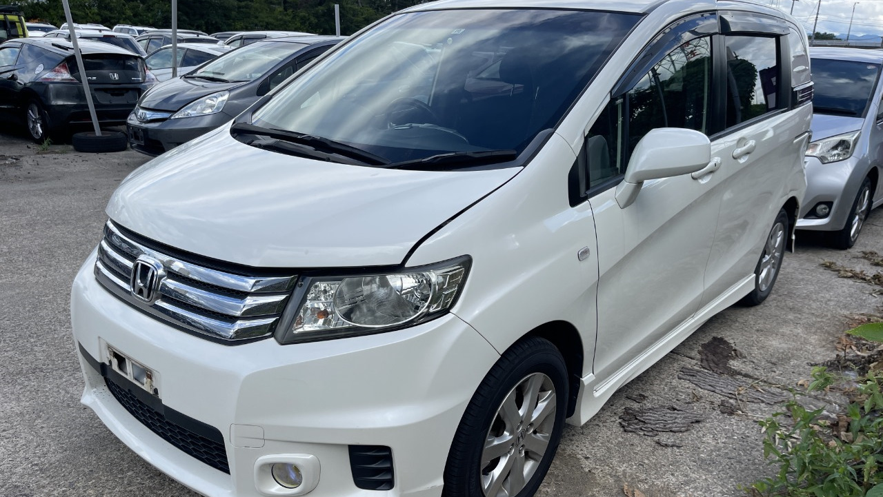Honda Freed Spike 1.5 бензиновый 2010 | на DRIVE2