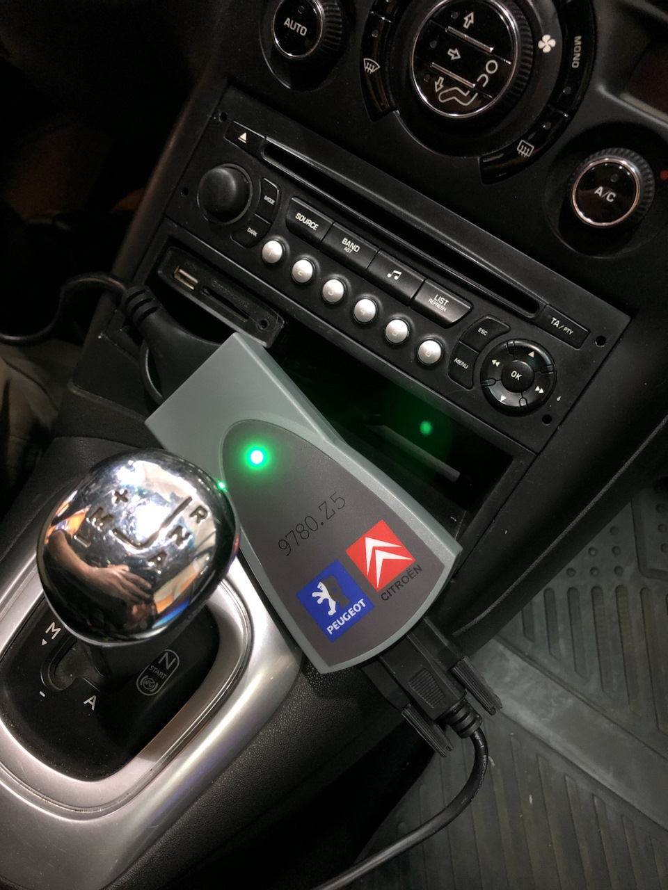 Запчасти на фото: 9780Z5. Фото в бортжурнале Citroen C3 Picasso