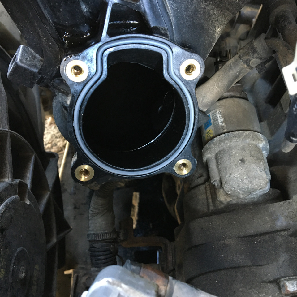 Чистка дроссельной заслонки без снятия трубок охлаждения. — KIA Cerato ...