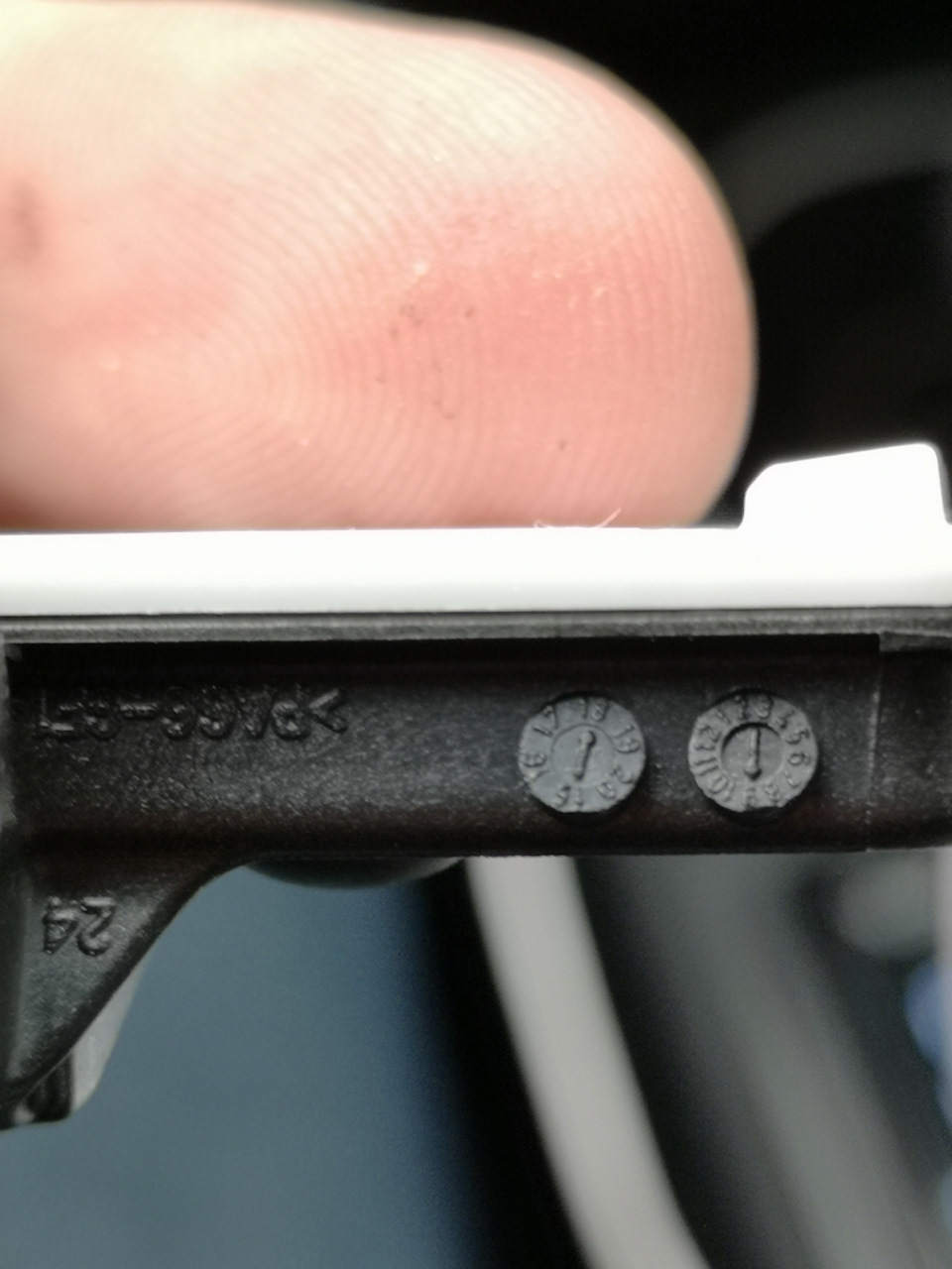 что такое tpms на хендай туссан. IyAAAgHlsuA 960. что такое tpms на хендай туссан фото. что такое tpms на хендай туссан-IyAAAgHlsuA 960. картинка что такое tpms на хендай туссан. картинка IyAAAgHlsuA 960. После смены колёс на зимний комплект у меня появилась ошибка системы TPMS(на этом комплекте установлены неоригинальные датчики давления с Али, отработали уже 2 зимы).TPMS (англ. tire pressure monitoring system) — Система контроля давления в шинах.К сожалению наша система не показывает проблемный датчик (или датчики), а сам значок ошибки нельзя спрятать.