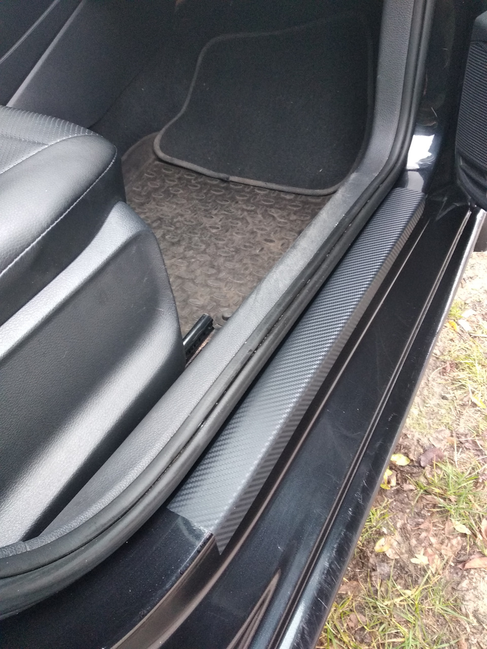 Пороги в плёнку. — Volkswagen Polo Sedan, 1,6 л, 2012 года | стайлинг ...