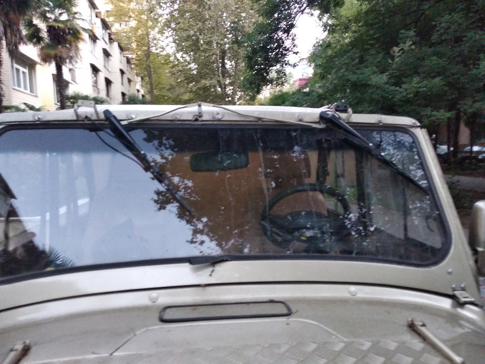 Дворники на уаз от нивы. IyAAAgM70OA 960. Дворники на уаз от нивы фото. Дворники на уаз от нивы-IyAAAgM70OA 960. картинка Дворники на уаз от нивы. картинка IyAAAgM70OA 960. Многие сразу скажут, что нужно было переносить дворники вниз, они обзору не мешают, и эффективность выше…Но, по статистики у нас солнечных дней в году около 300, соответственно пасмурных, около 65 и не все из них с осадками.А вот геморроя с переносом дворников очень много :)