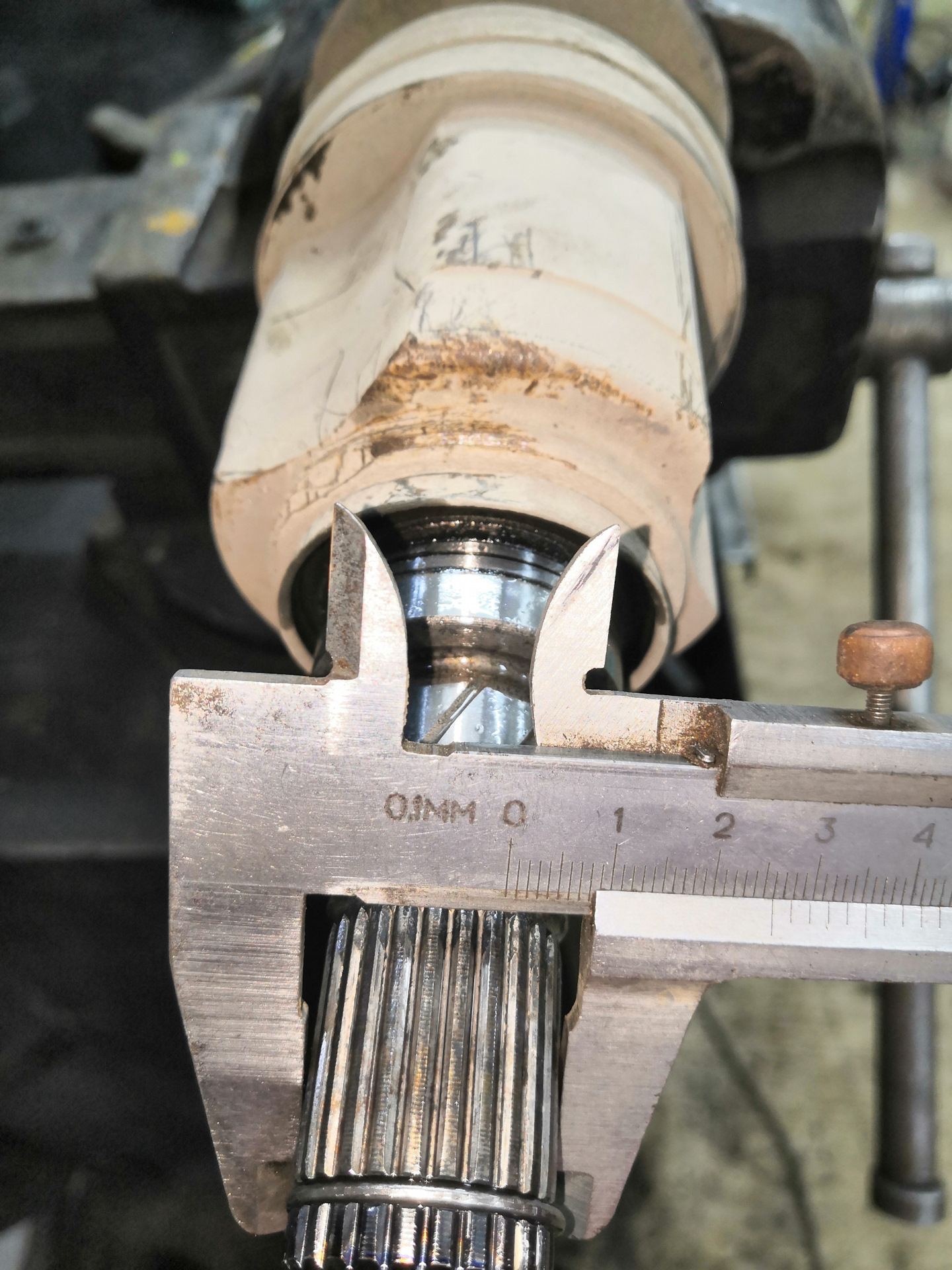 Замена пыльника внешнего шруса. — Nissan March (K12), 1,2 л, 2002 года ...