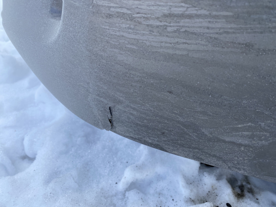 Треснул бампер. — Toyota Prius (30), 1,8 л, 2014 года | поломка | DRIVE2