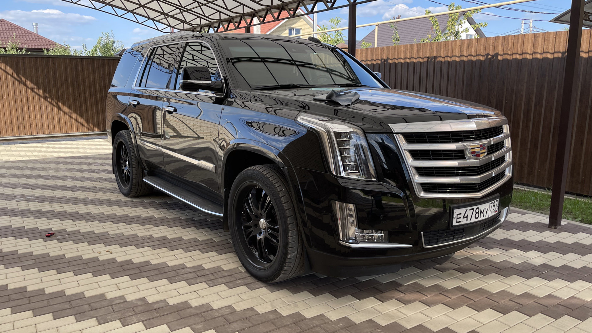 Cadillac Escalade (4G) 6.2 бензиновый 2016 | ВАГОН на DRIVE2