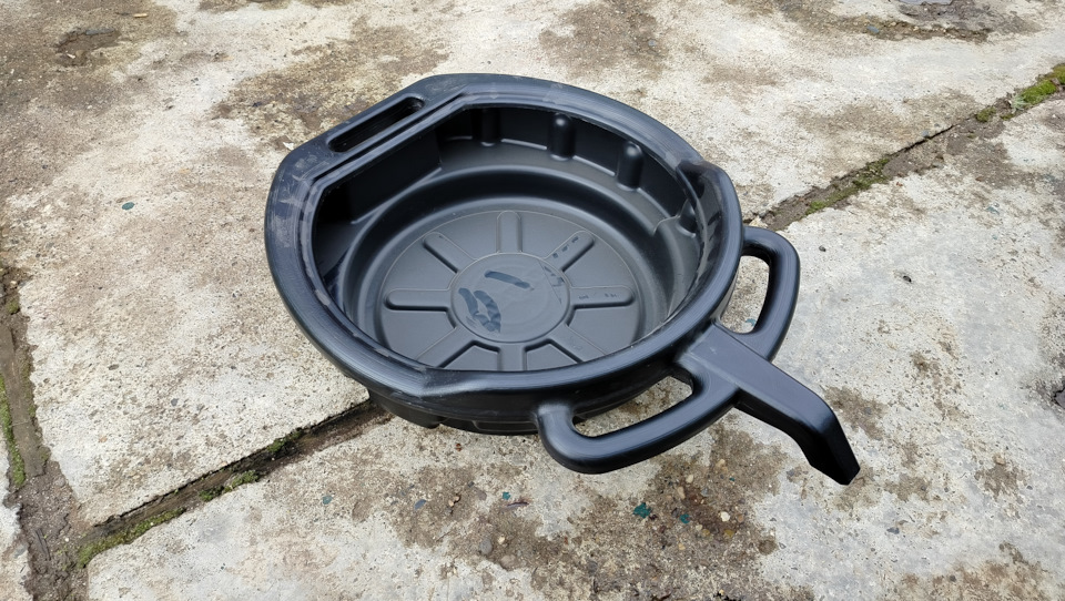 Материал тазика — пластик — Renault Duster (1G)