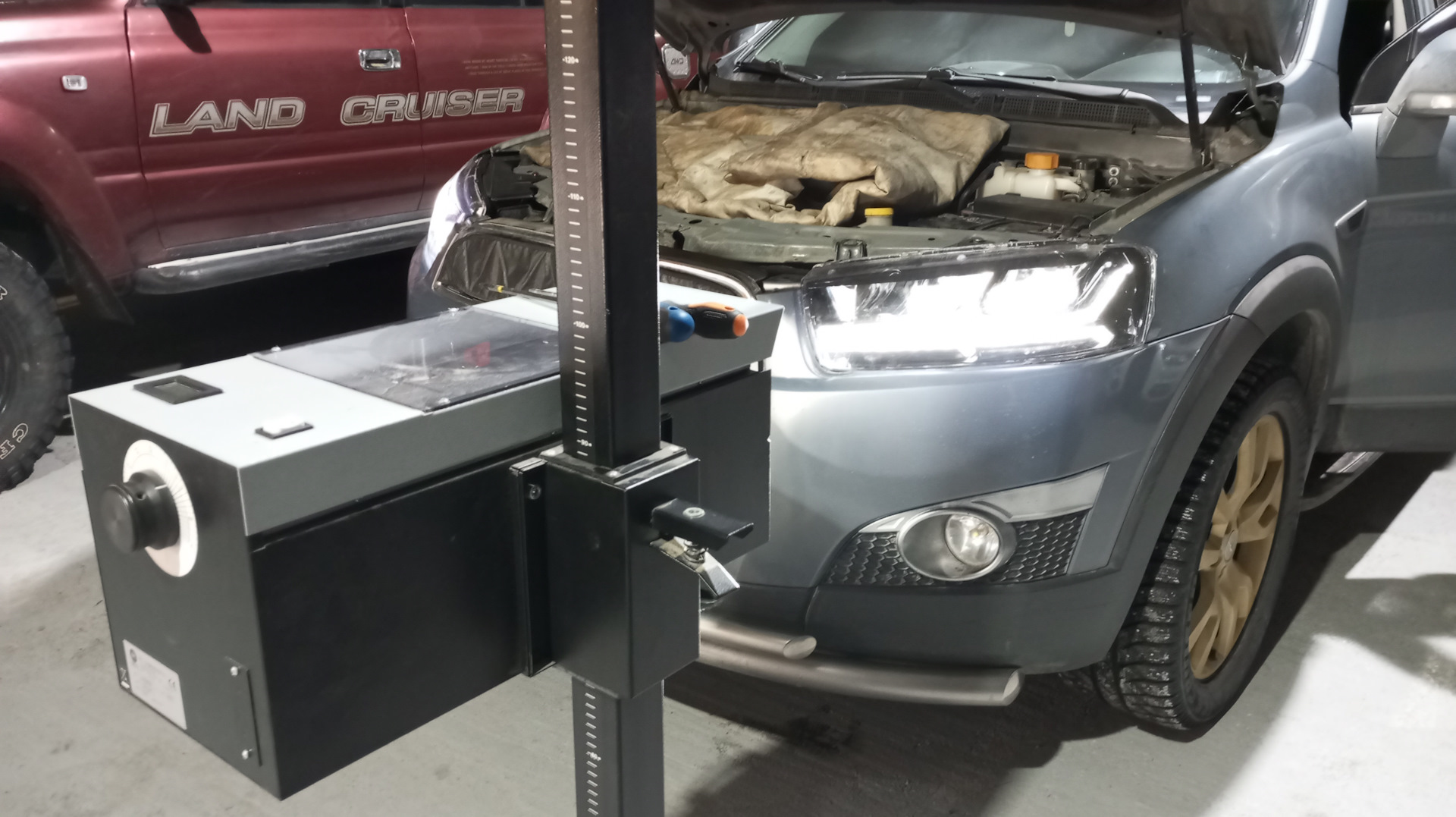 Как светЯТ фары с Алика — Chevrolet Captiva (1G), 2,4 л, 2013 года ...