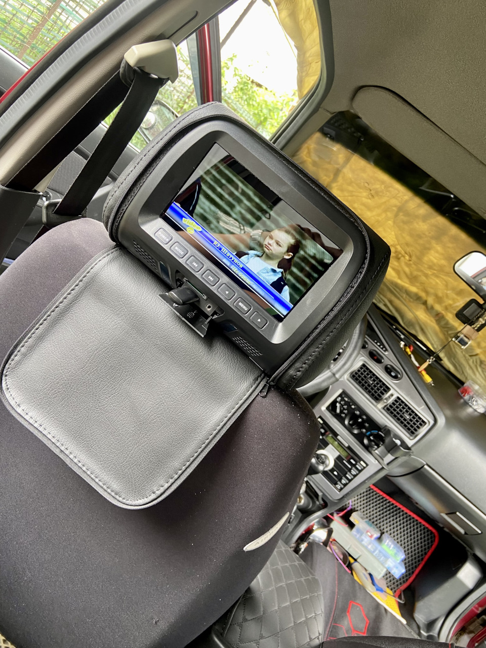 Подголовник с монитором — Daewoo Nexia (N150), 1,6 л, 2010 года ...