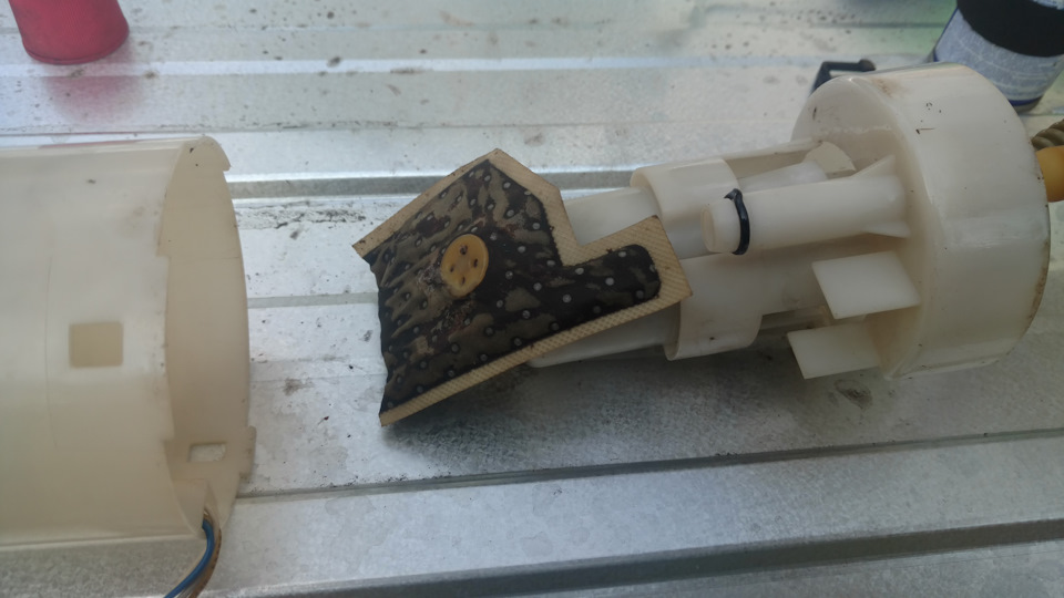 ТО топливной 2 — замена сетки бензонасоса — Daewoo Lanos, 1,6 л, 2008 ...