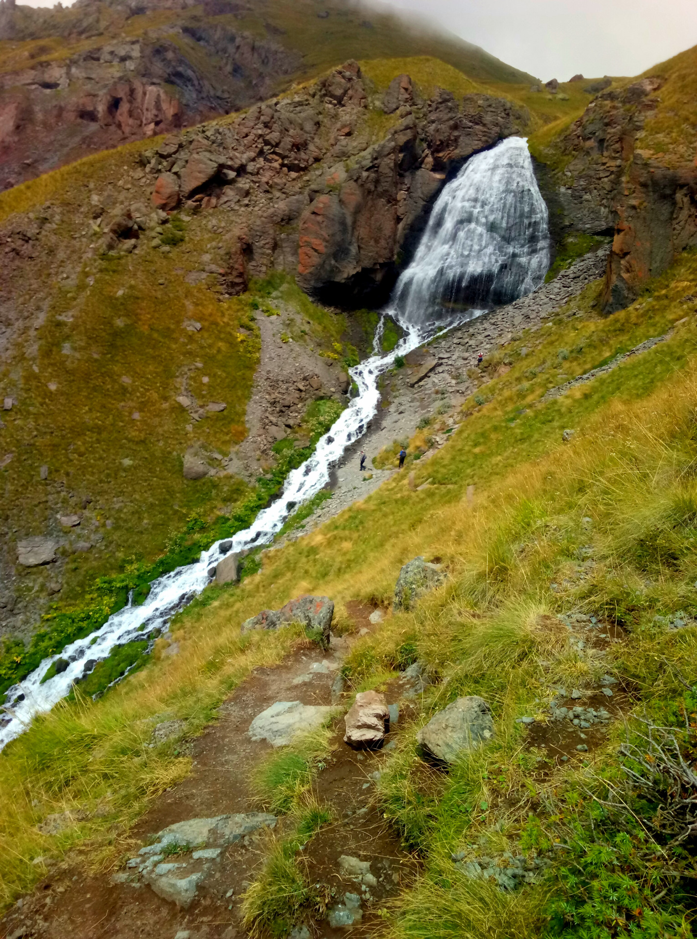 Водопад девичьи косы Терскол