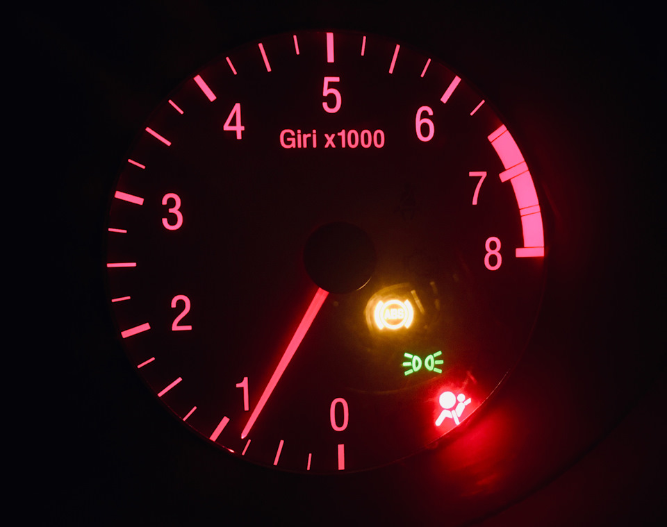 одометр моргает