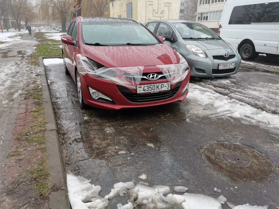 На следующий день на пленке уже стояли лужицы. — Hyundai i40