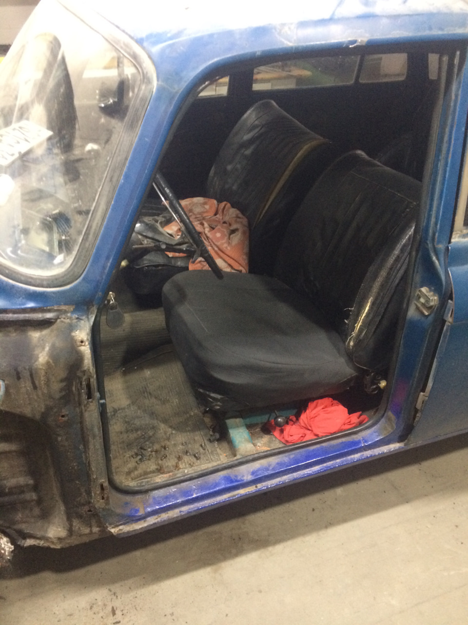 Петля водительской двери — Москвич 426, 1,4 л, 1970 года | своими ...