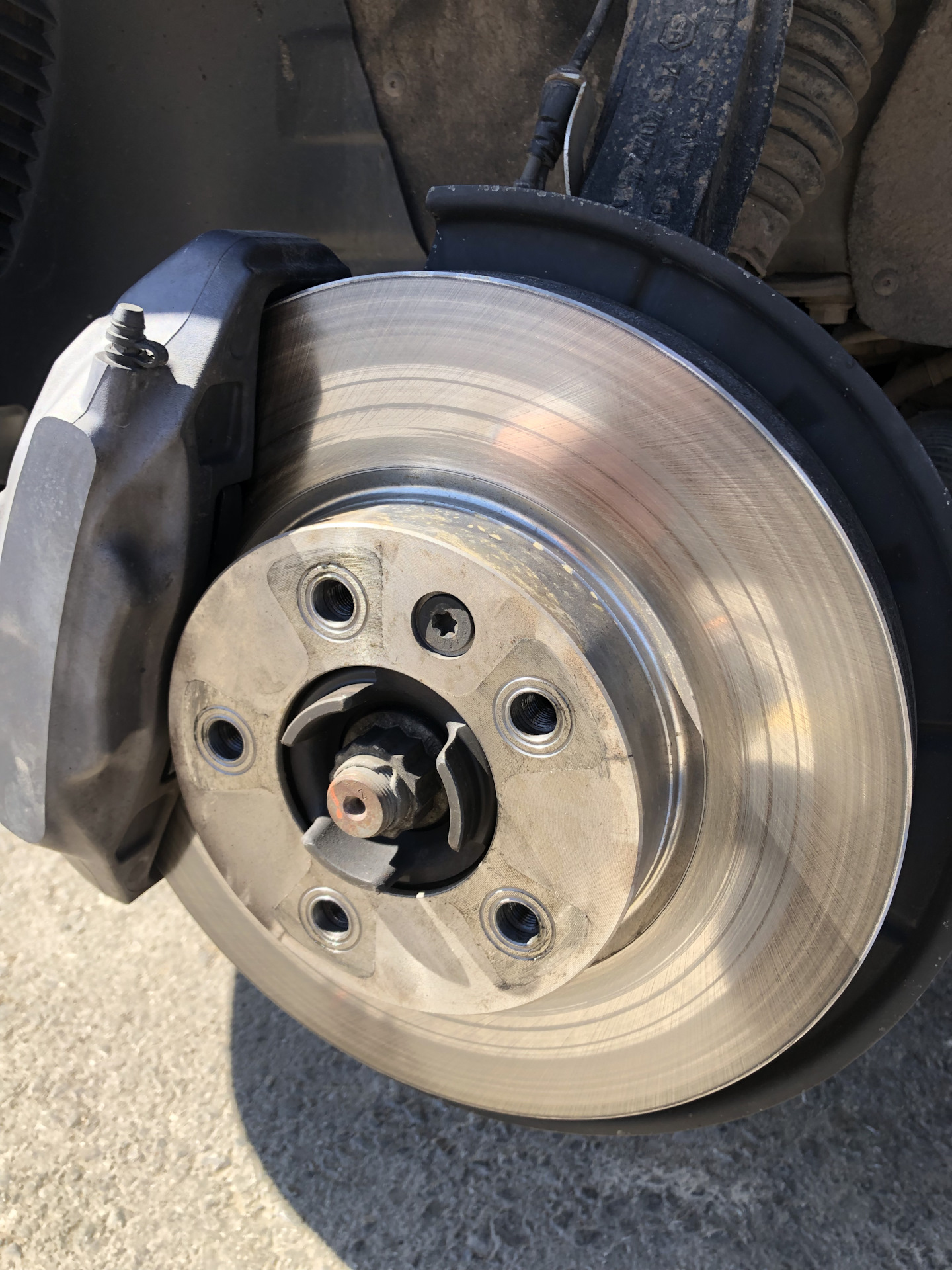 Поломка рулевой рейки — Volkswagen Touareg (2G), 3 л, 2011 года | визит ...