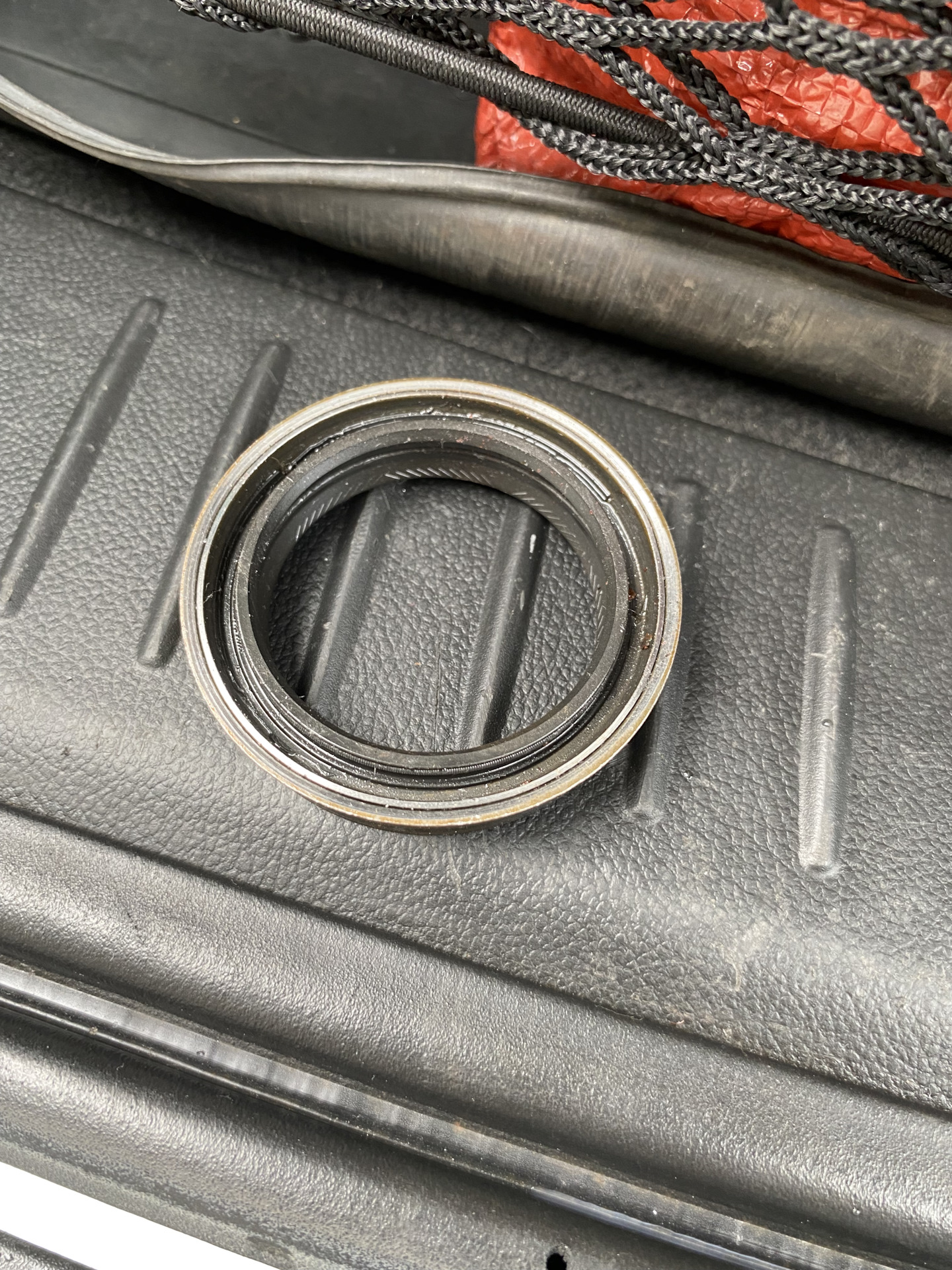 Течь масла раздатки со стыка с АКПП — Chevrolet Captiva (1G), 2,4 л ...