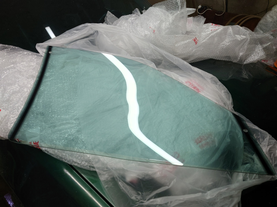 Уже с атермалкой наклеенной. Вообще они прозрачные идут — Audi A8 (D2)