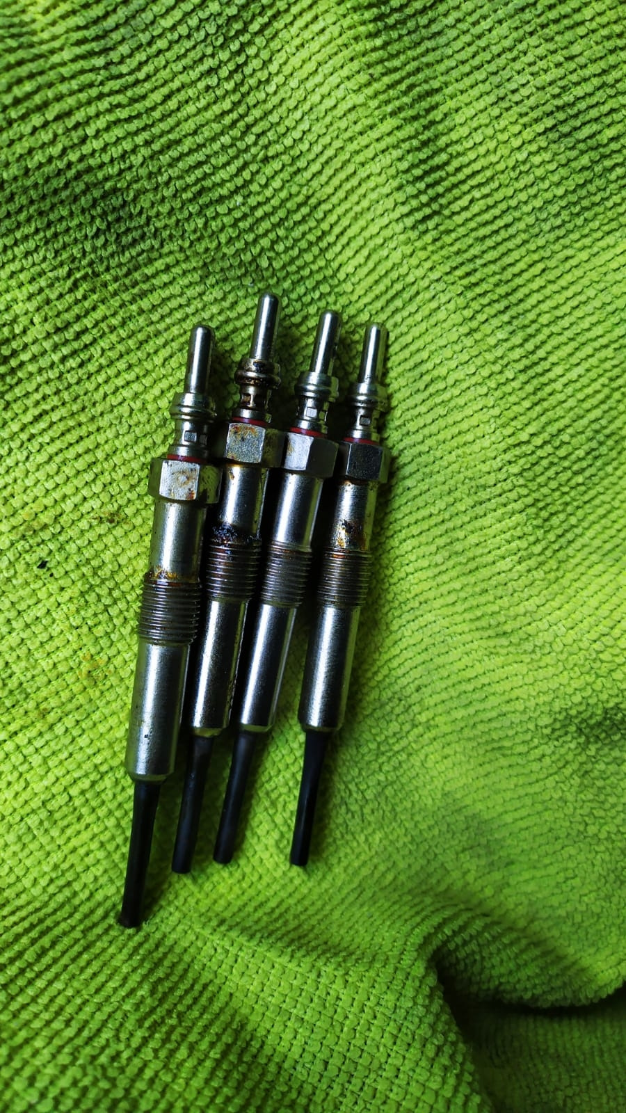 Замена свечей накала — Renault Megane III, 1,5 л, 2014 года | визит на ...