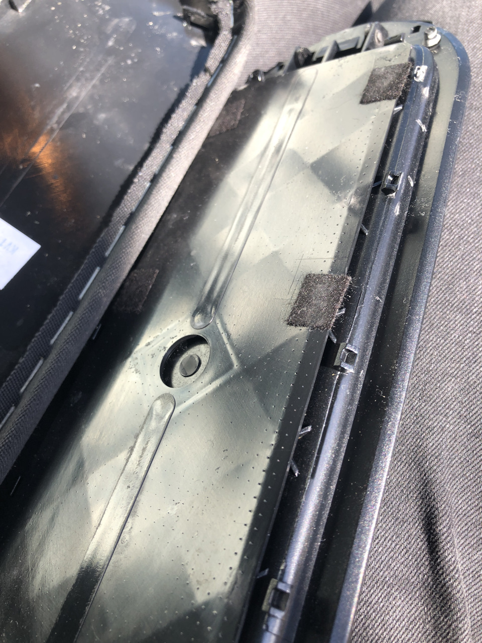 Перетяжка подлокотника поло — Volkswagen Polo Sedan, 1,6 л, 2012 года ...