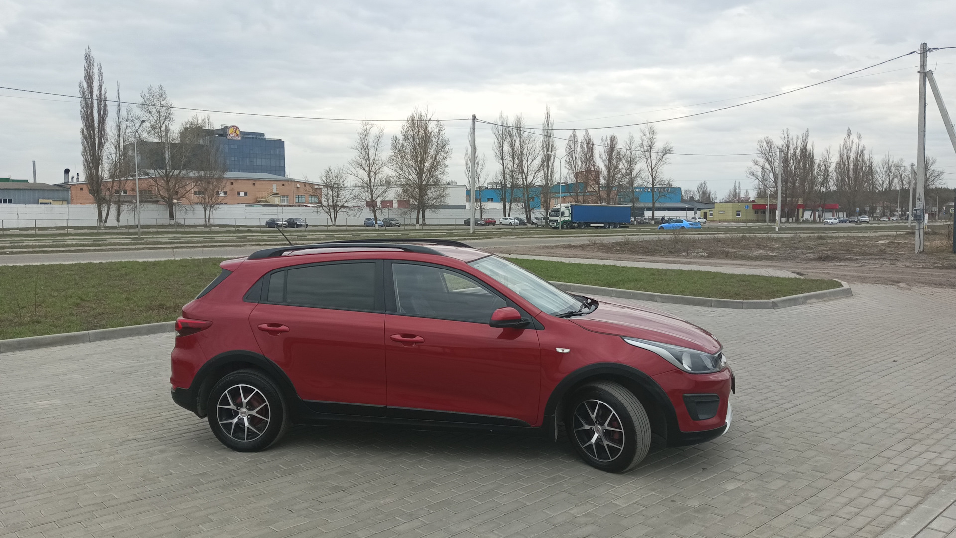 KIA Rio X-Line 1.6 бензиновый 2017 | ВзаимнАя ИГРУШКА на DRIVE2