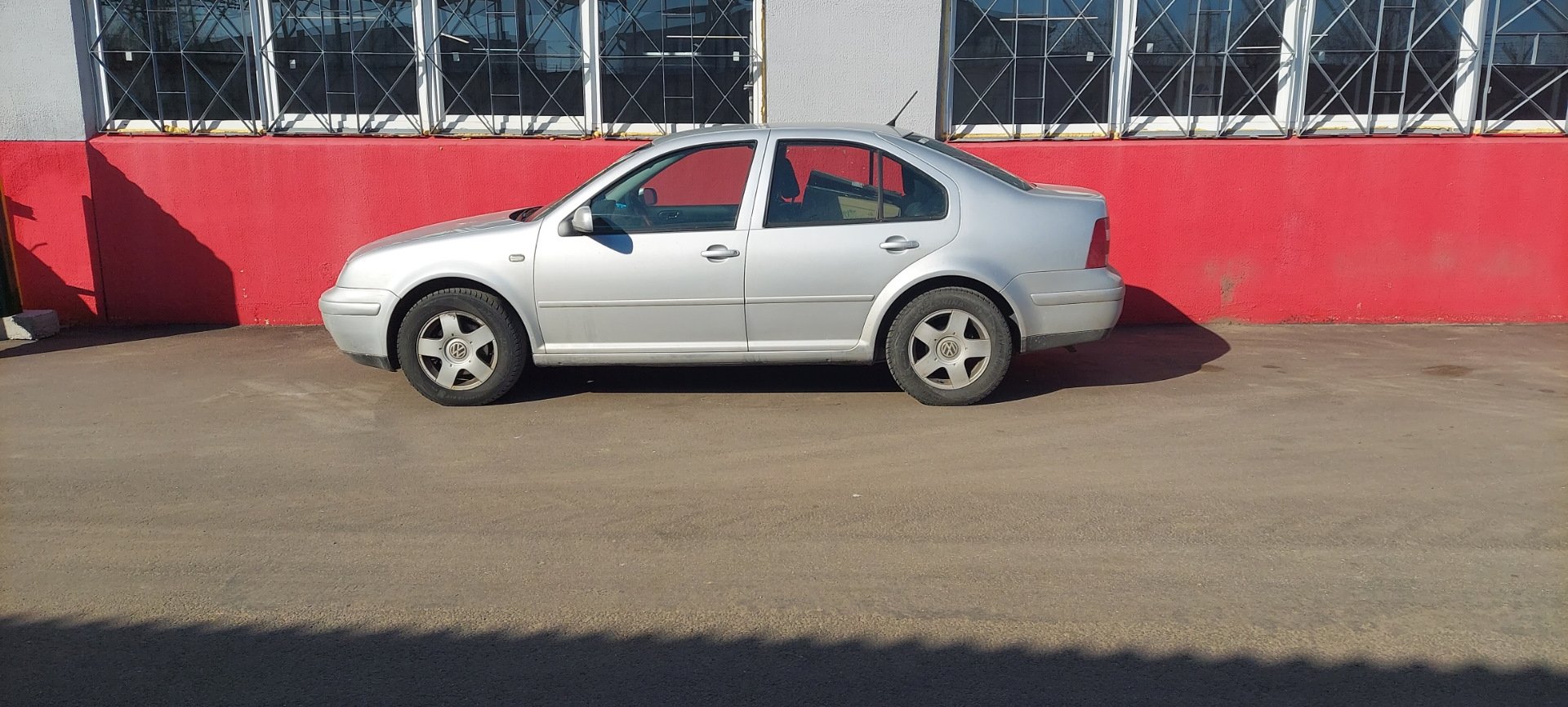 Замена задних пружин — Volkswagen Bora, 1,6 л, 2001 года | запчасти ...