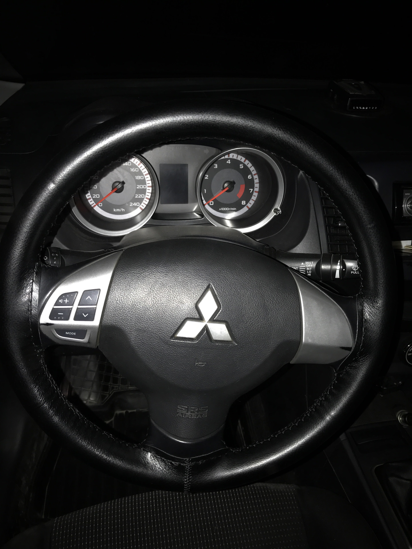 Обшивка руля - Mitsubishi Lancer X, 1,6 л, 2012 года аксессуары DRIVE2