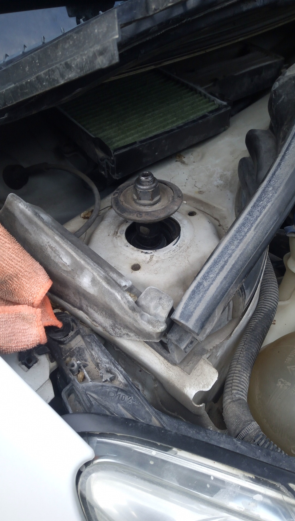 Что то стучит спереди — Peugeot 207, 1,4 л, 2010 года | поломка | DRIVE2