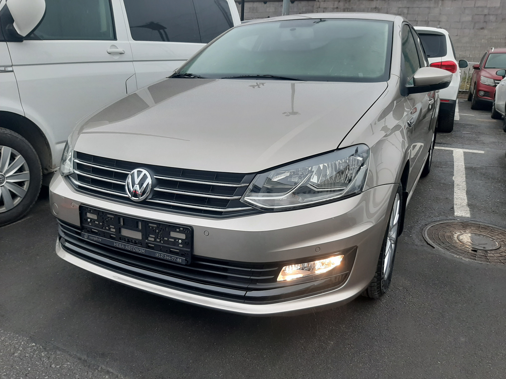 Volkswagen Polo sedan connect