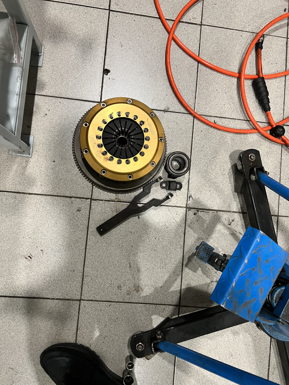 Старое сцепление 2а диска, буду продавать, полный кит остаток 4,2мм дисков — Toyota Supra (80)
