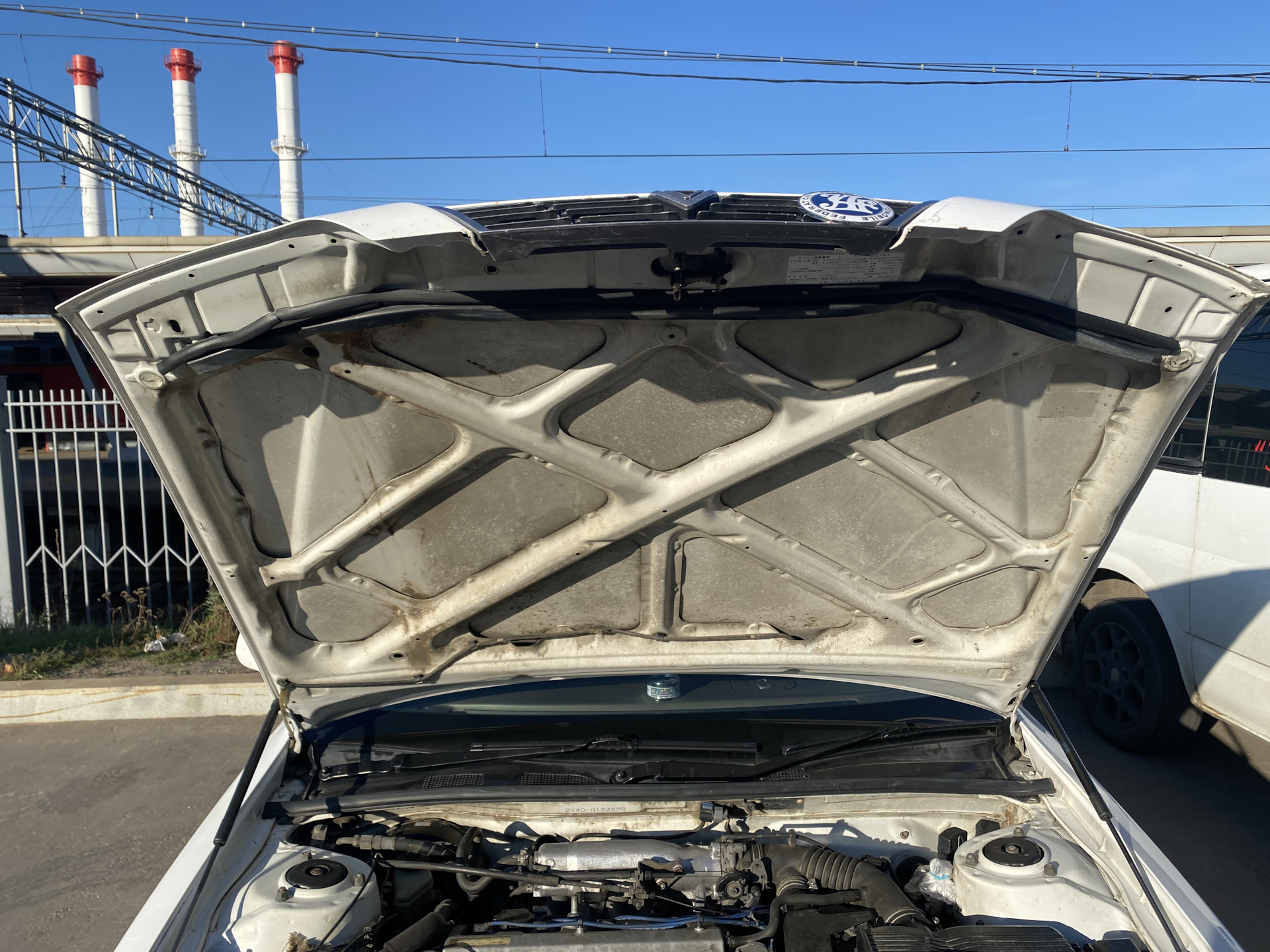 Уплотнительная резинка капота — Toyota Vista (40), 1,8 л, 1997 года ...