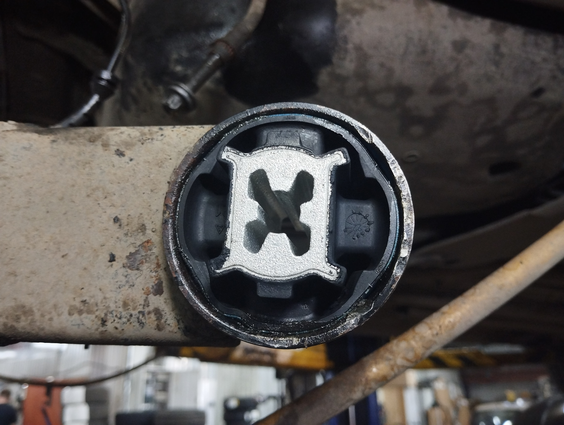 Методичка по замене сайлентблоков задней балки Peugeot/Citroen ...