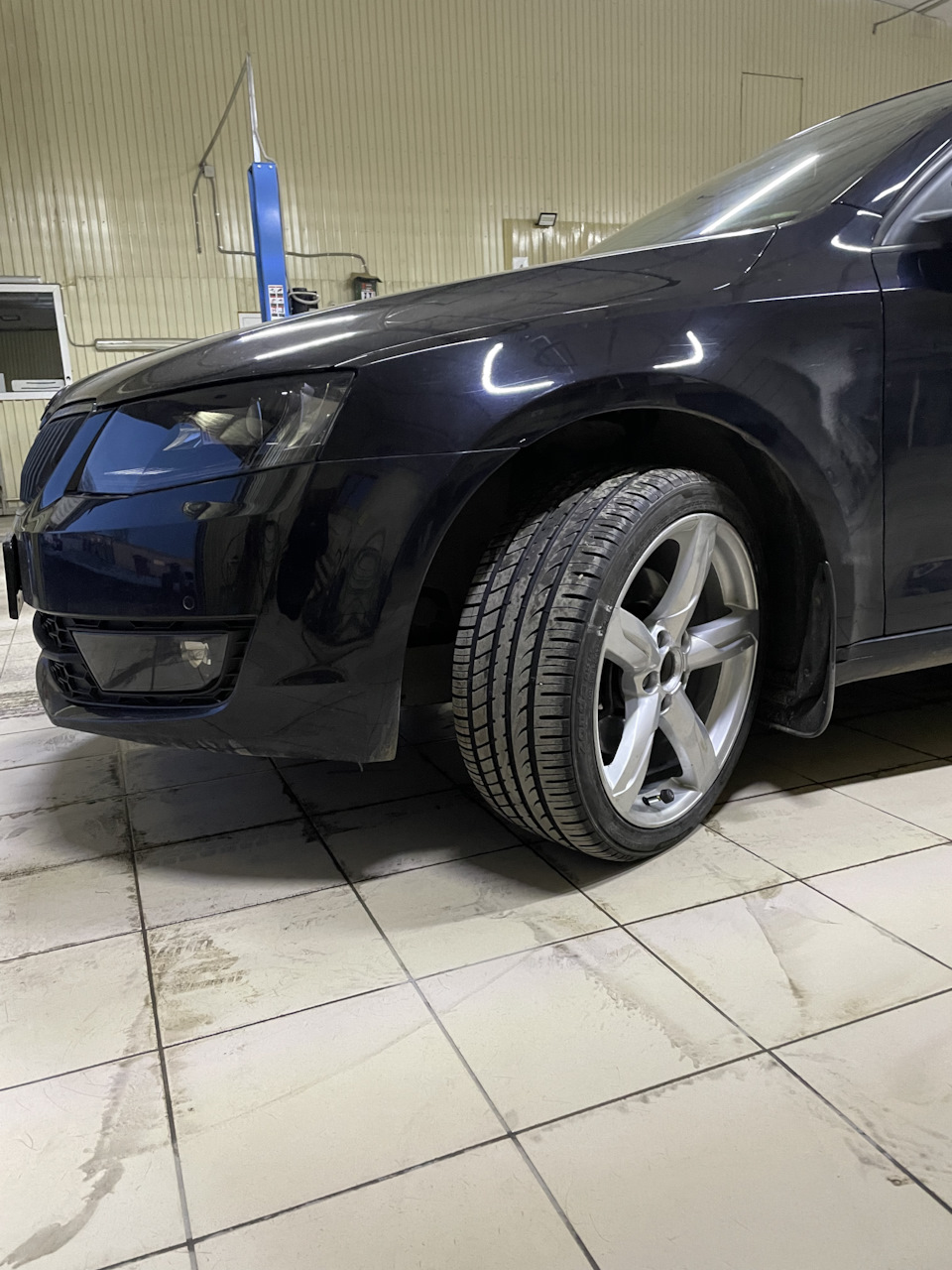 Переобулись 225/40/18 — Skoda Octavia A7 Mk3, 1,8 л, 2014 года | колёсные  диски | DRIVE2