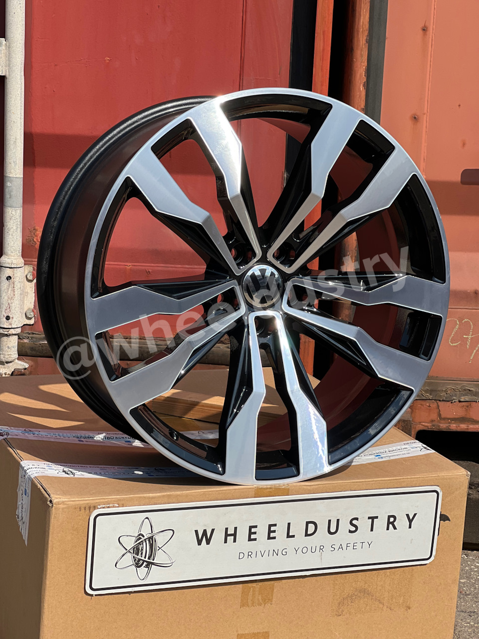 В наличии комплект дисков R20 для VW Touareg — Wheeldustry на DRIVE2
