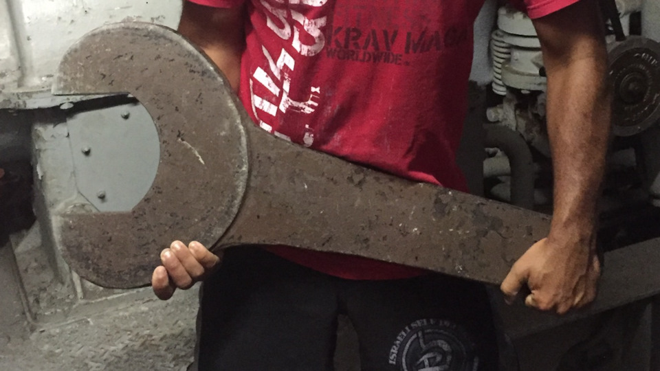 Старинные загадки. Постукивание при трогании с места. Стучит гремит кикимора. Стучит гремит. Стучит гремит.