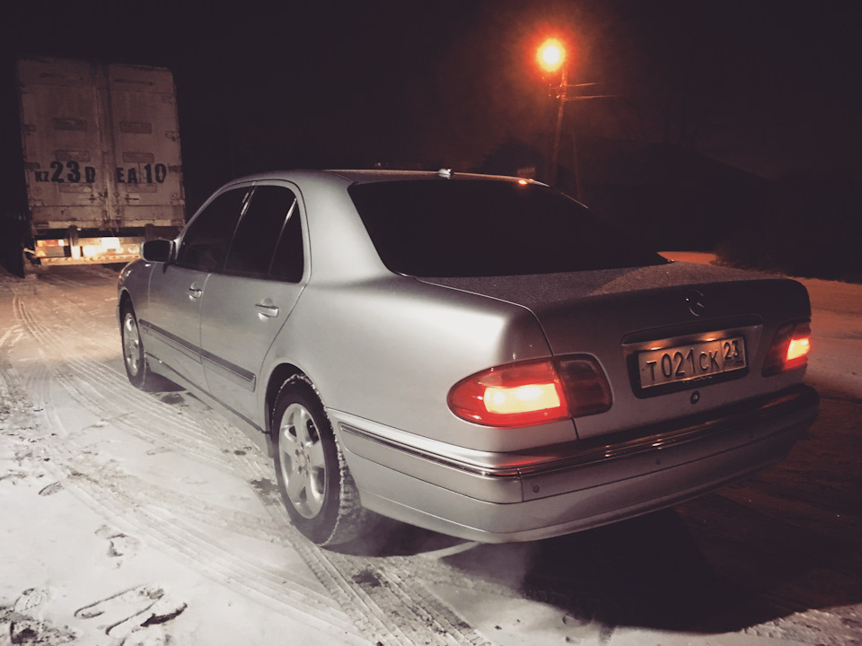 Фото в бортжурнале Mercedes-Benz E-class (W210)